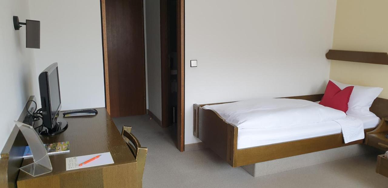Hotel Muenzmay Stuttgart Kamer foto